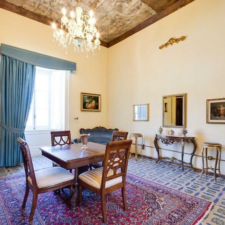 Castello Di Caccuri Suites Exterior photo