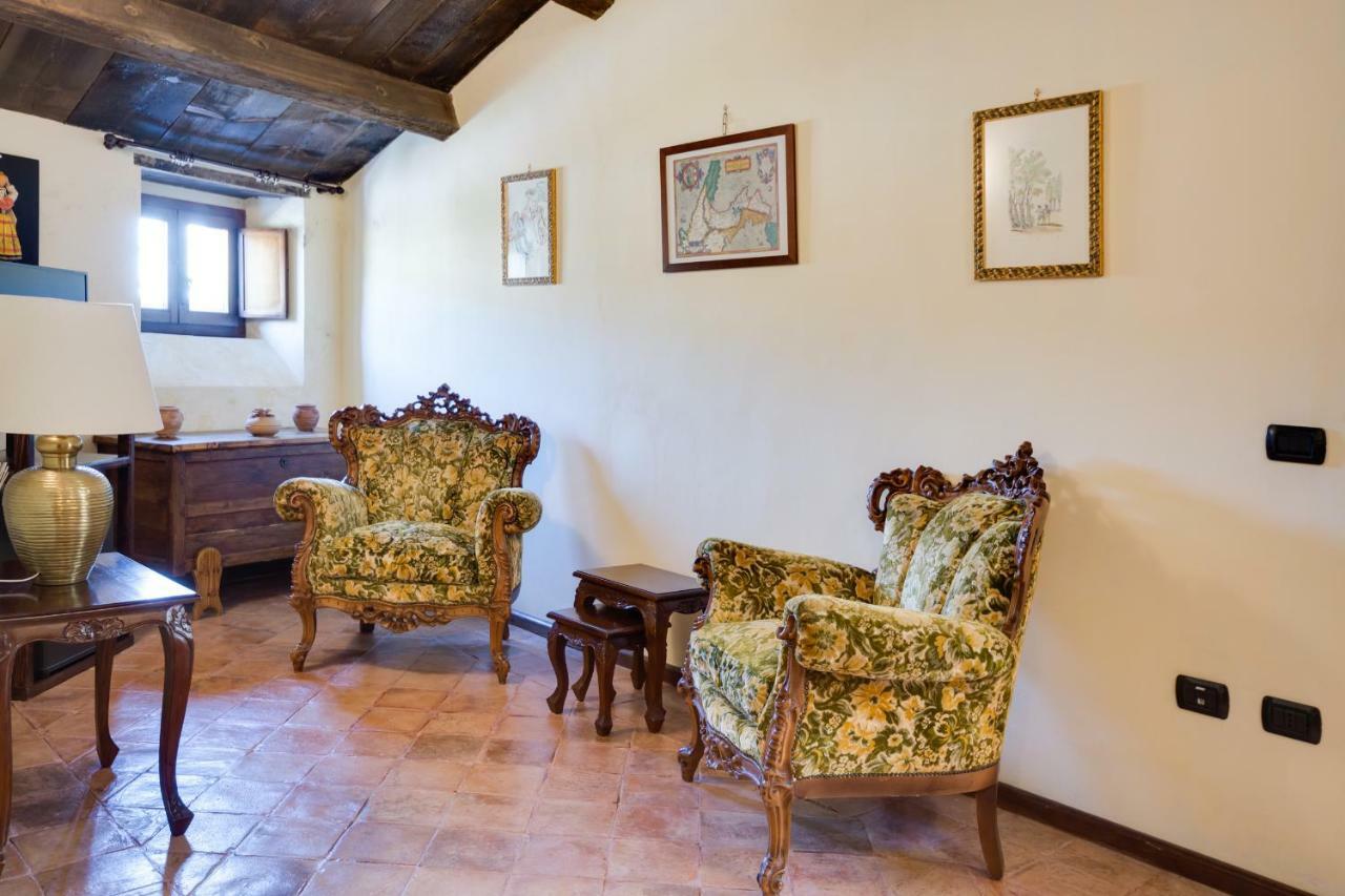 Castello Di Caccuri Suites Exterior photo