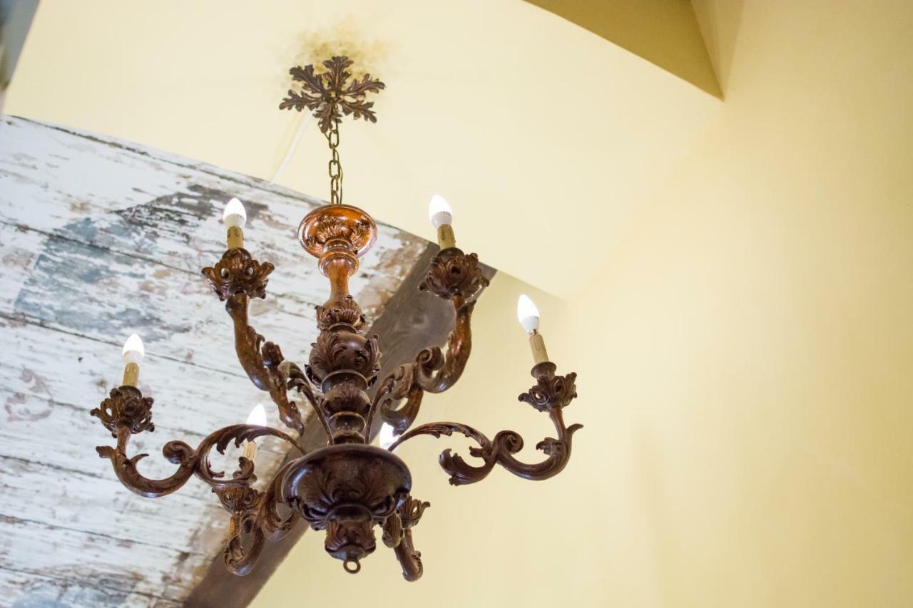 Castello Di Caccuri Suites Exterior photo